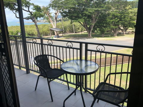 Whitsunday Waterfront Apartments - ACT Tourism 5