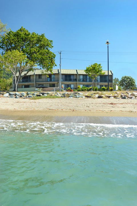 Whitsunday Waterfront Apartments - ACT Tourism 0