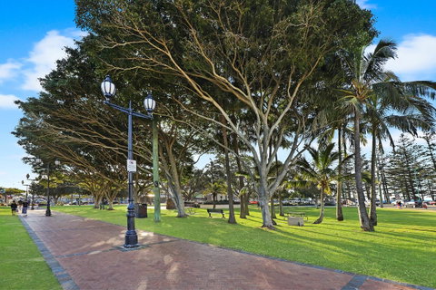 Pacific Regis Beachfront Holiday Apartments - ACT Tourism 18