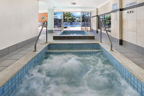 Pacific Regis Beachfront Holiday Apartments - ACT Tourism 5