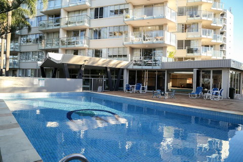 Pacific Regis Beachfront Holiday Apartments - ACT Tourism 9