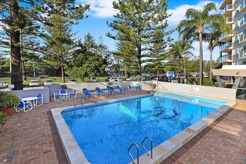 Pacific Regis Beachfront Holiday Apartments - ACT Tourism 4