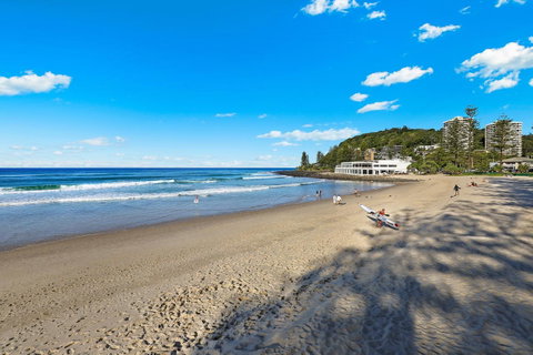 Pacific Regis Beachfront Holiday Apartments - ACT Tourism 2