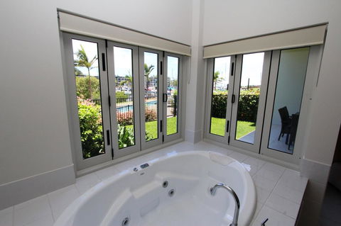 Beachside Apartment 5 - ACT Tourism 6