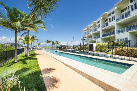 Beachside Apartment 5 - ACT Tourism 1
