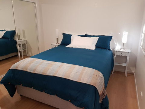 Bee-Haven Cottage - ACT Tourism 0