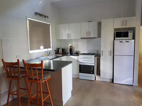 Bee-Haven Cottage - ACT Tourism 2