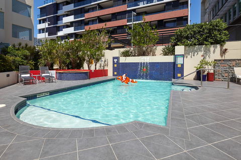 West End Central Apartments - ACT Tourism 1