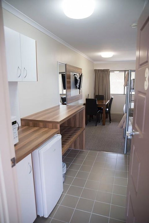 Charleville Motel - ACT Tourism 12