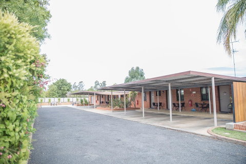 Charleville Motel - ACT Tourism 16