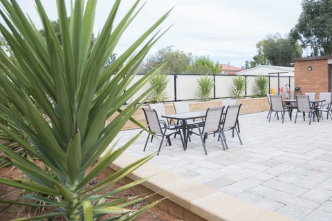Charleville Motel - ACT Tourism 22