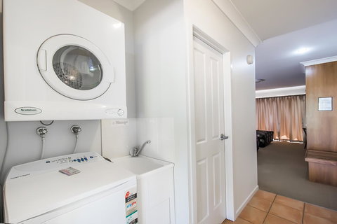 Shamrock Gardens Motel - ACT Tourism 2