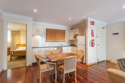 Eastgate On The Range Motel - ACT Tourism 13