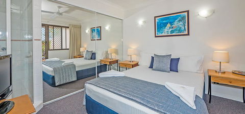Burleigh On The Beach - ACT Tourism 14