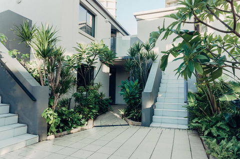 Burleigh Palms Holiday Apartments - ACT Tourism 17
