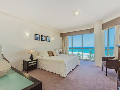 Oceana On Broadbeach - ACT Tourism 4