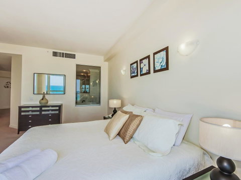Oceana On Broadbeach - ACT Tourism 3