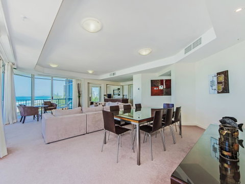 Oceana On Broadbeach - ACT Tourism 7