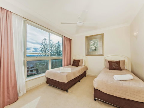 Oceana On Broadbeach - ACT Tourism 10