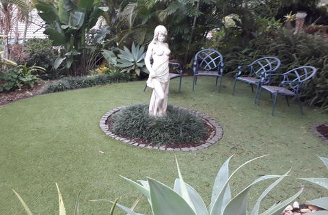 Private Apartment With Scenic Gardens - ACT Tourism 1