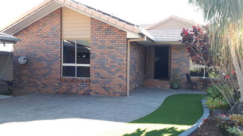 Private Apartment With Scenic Gardens - ACT Tourism 3