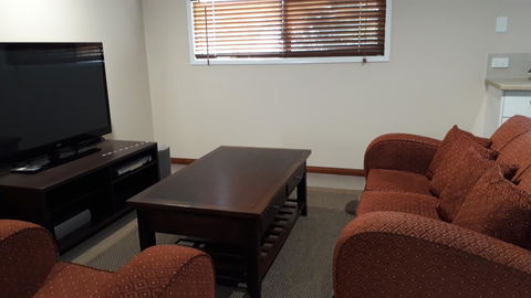 Private Apartment With Scenic Gardens - ACT Tourism 7