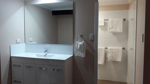 Private Apartment With Scenic Gardens - ACT Tourism 6