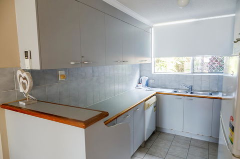 Crystal Beachfront Apartments - ACT Tourism 14