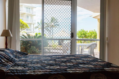 Crystal Beachfront Apartments - ACT Tourism 40