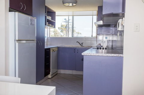 Crystal Beachfront Apartments - ACT Tourism 28