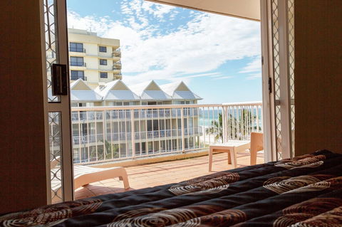 Crystal Beachfront Apartments - ACT Tourism 44