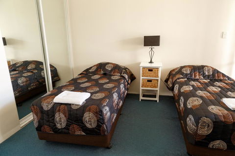 Crystal Beachfront Apartments - ACT Tourism 22