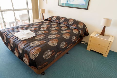 Crystal Beachfront Apartments - ACT Tourism 21