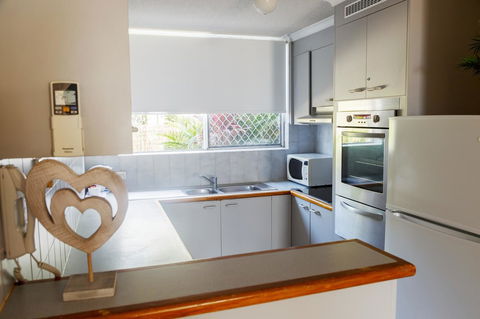 Crystal Beachfront Apartments - ACT Tourism 8