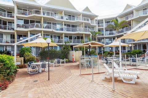 Crystal Beachfront Apartments - ACT Tourism 1