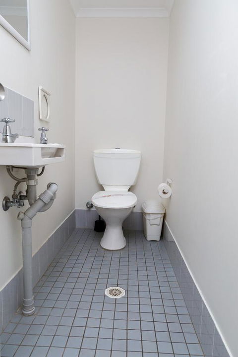 Crystal Beachfront Apartments - ACT Tourism 31
