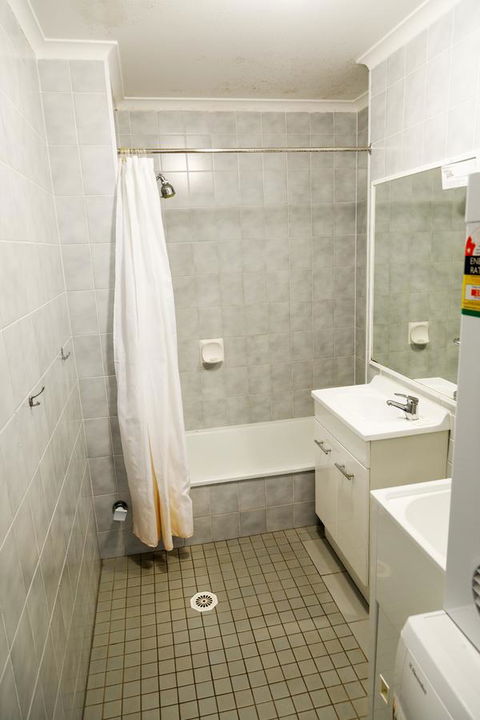 Crystal Beachfront Apartments - ACT Tourism 10