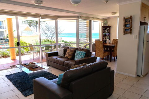 Crystal Beachfront Apartments - ACT Tourism 16