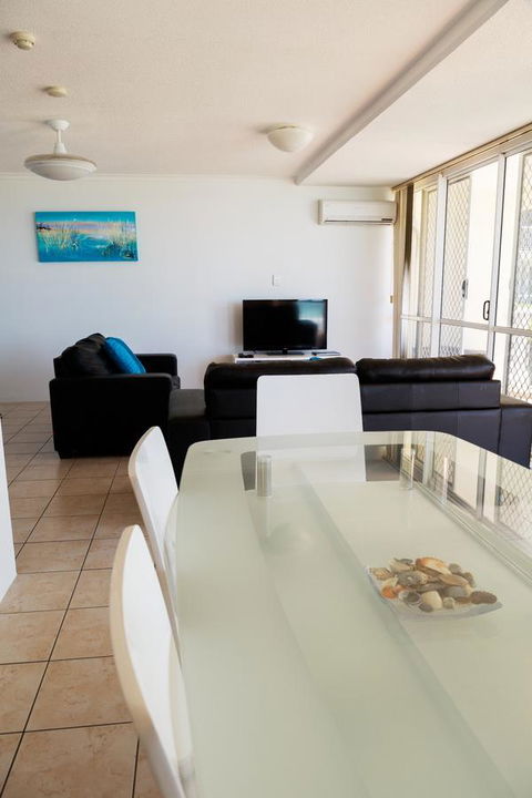 Crystal Beachfront Apartments - ACT Tourism 6