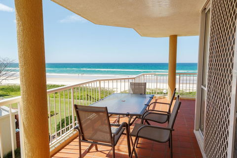Crystal Beachfront Apartments - ACT Tourism 11