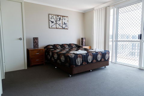 Crystal Beachfront Apartments - ACT Tourism 9