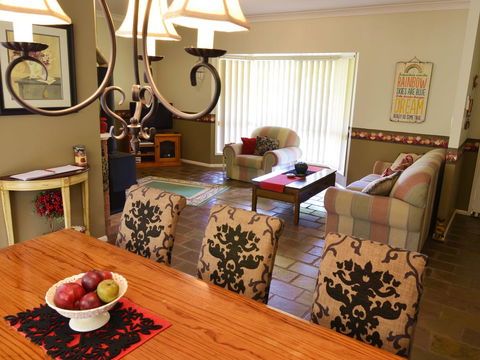 Apple Tree Cottage Montville - ACT Tourism 5