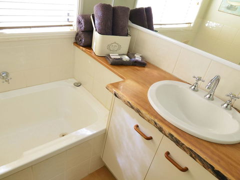 Apple Tree Cottage Montville - ACT Tourism 10