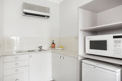 Coopers Colonial Motel - ACT Tourism 33