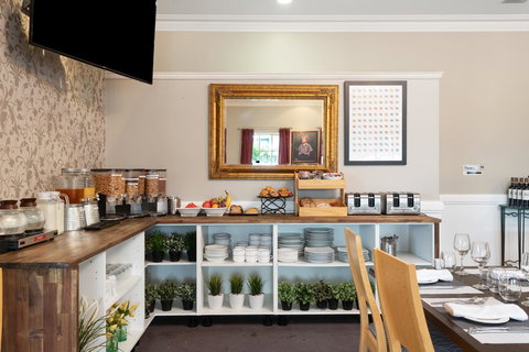 Coopers Colonial Motel - ACT Tourism 31