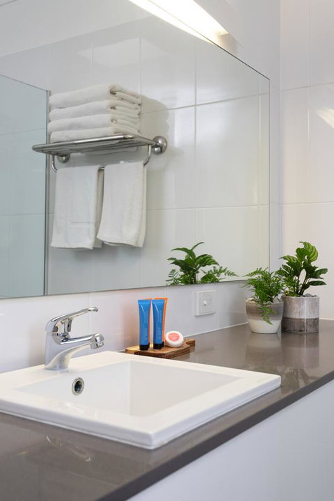 Coopers Colonial Motel - ACT Tourism 18