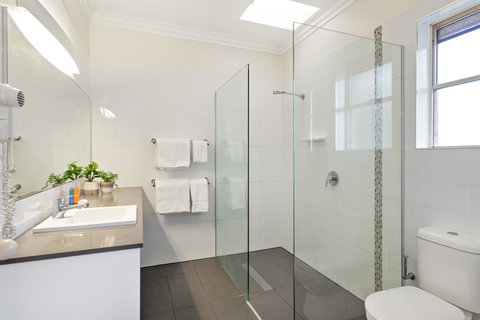 Coopers Colonial Motel - ACT Tourism 5