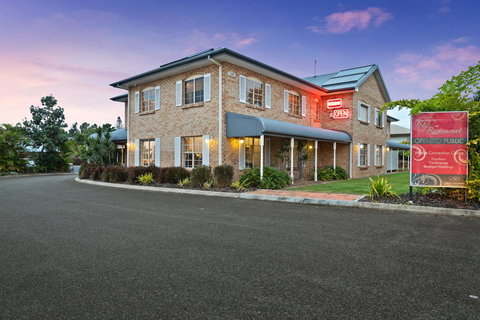 Coopers Colonial Motel - ACT Tourism 0