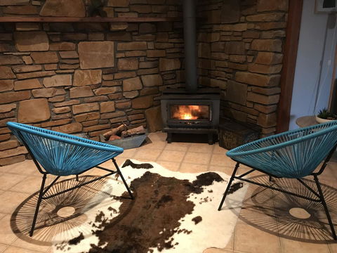 Beeâ€™s Place - 3 Bedroom Home On 10 Acres Of Land With Distant Ocean Views - ACT Tourism 21