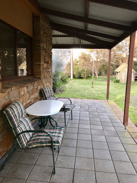 Beeâ€™s Place - 3 Bedroom Home On 10 Acres Of Land With Distant Ocean Views - ACT Tourism 8